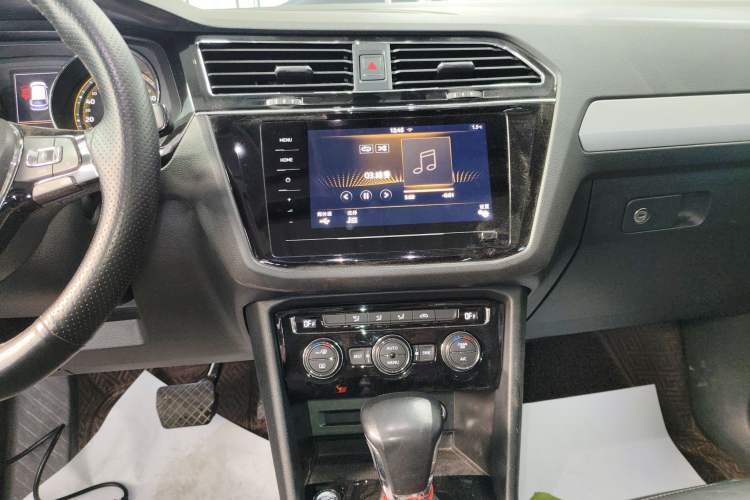 Used Volkswagen Tiguan L 2019 Updated Version 330TSI Automatic Two-Wheel Drive Panoramic Comfort Edition China VI Standard