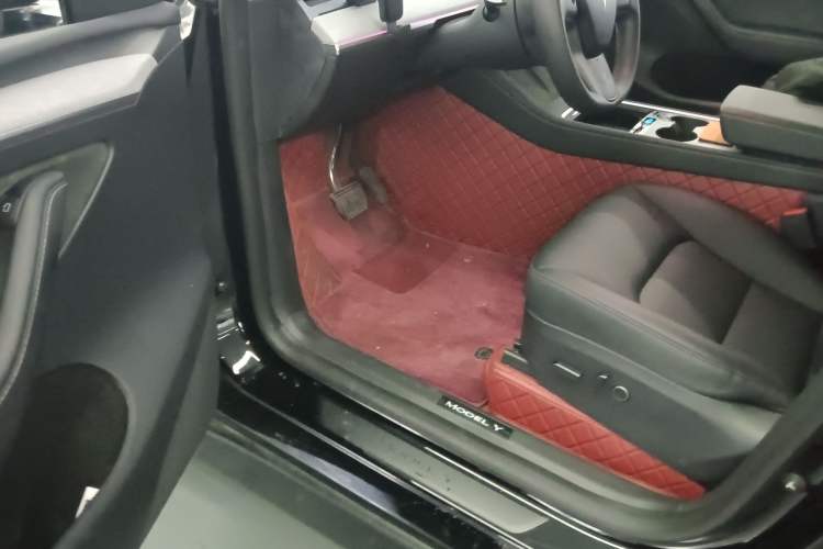 Used Tesla Model Y 2023 Rear-Wheel-Drive Version