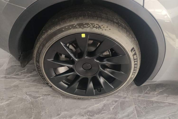 Used Tesla Model Y 2024 Long-Range All-Wheel-Drive Version