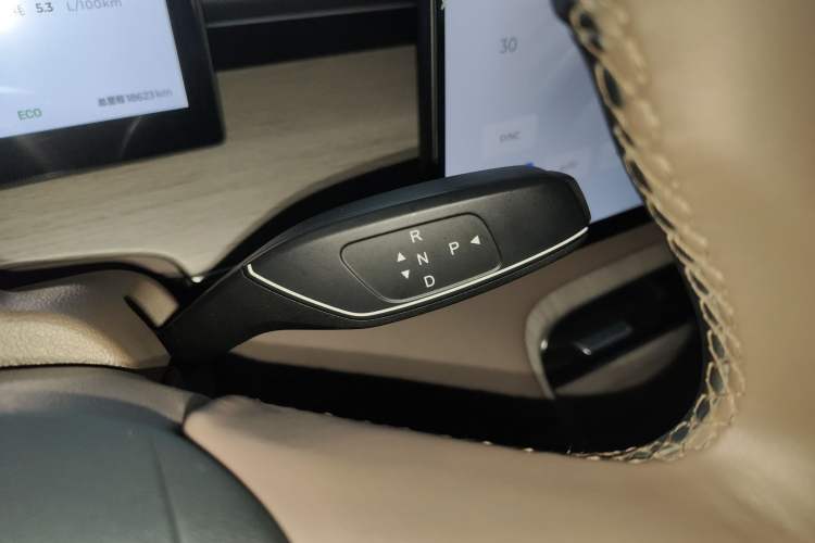 Used Chery Tiggo 8 PLUS C-DM 2025 1.5T 116 km Prestige Version 5 Seats