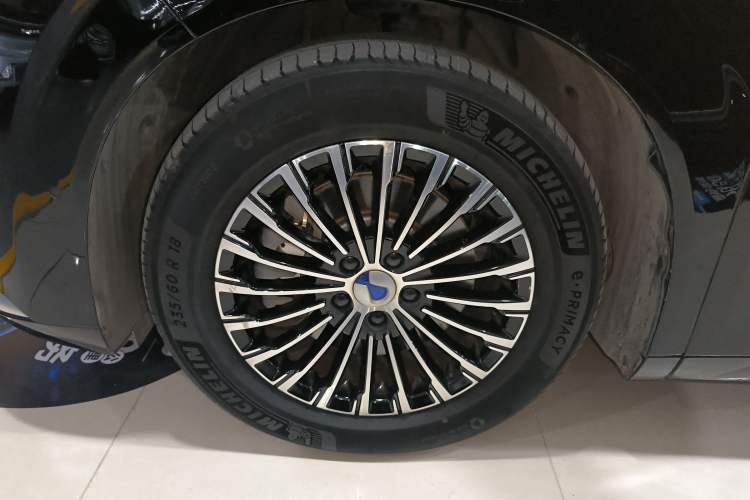 Used Denza D9 2022 DM-i 970 Four-Wheel Drive Flagship Model
