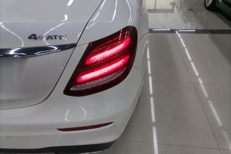 Used Mercedes-Benz E-Class 2018 Facelift E 200 L Sport 4MATIC
