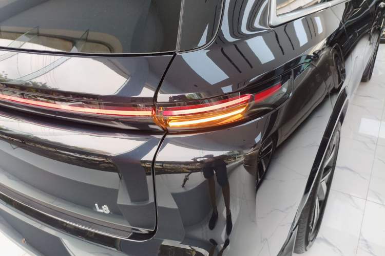 Used Li Auto L8 2023 Pro Model
