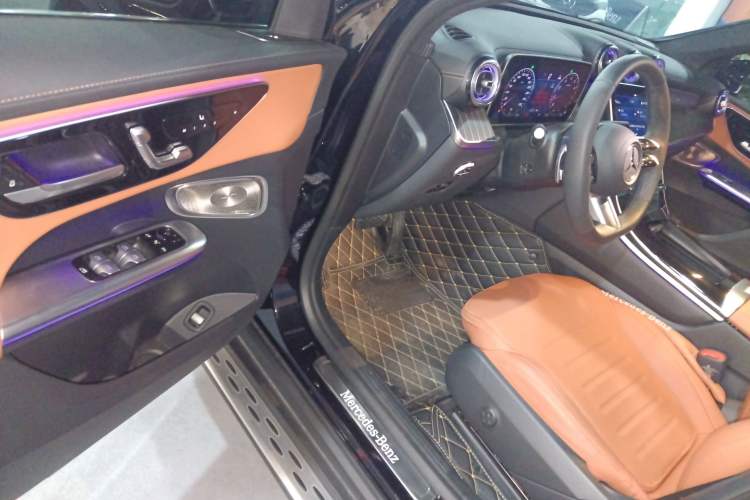 Used Mercedes-Benz GLC 2024 Refreshed GLC 300 L 4MATIC Dynamic Version 5 Seats
