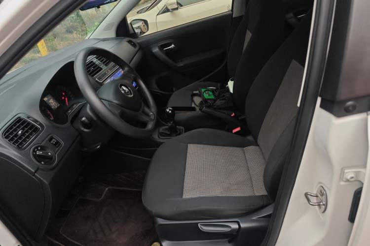 Used Volkswagen Polo 2016 1.4L Manual Fashion Model
