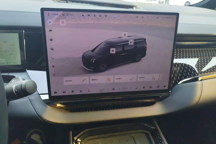 Used Zeekr 009 2024 7-Seater Walk-Through Version Four-Wheel Drive 108 kWh