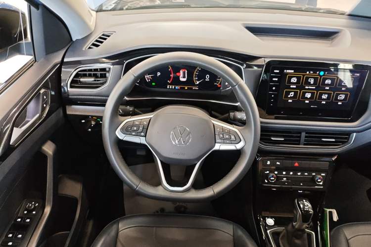 Used Volkswagen Tharu 2025 NewRui 300TSI Prestige Edition
