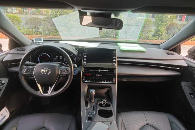 Used Toyota Avalon 2019 Dual-Engine 2.5L Luxury Edition China VI Standard