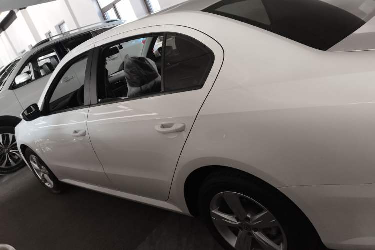 Used Volkswagen Lavida 2017 1.6L Automatic Fashion Edition
