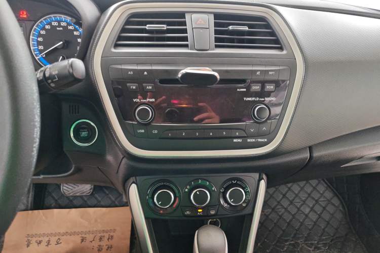 Used Suzuki S-Cross 2014 1.6L CVT Two-Wheel Drive Entry Model
