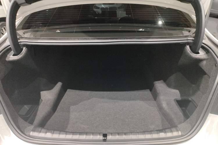 Used BMW 5 Series 2021 Facelifted 530Li xDrive M Sport Package
