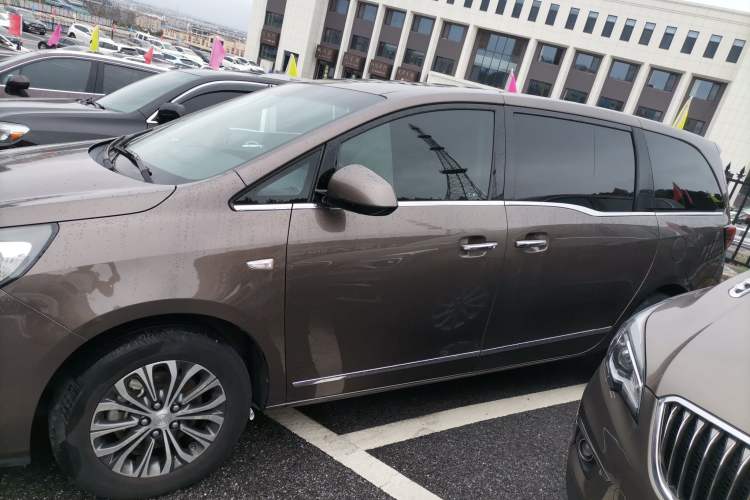 Used Buick GL8 2021 Land Cruiser Executive Class 652T Luxury Model
