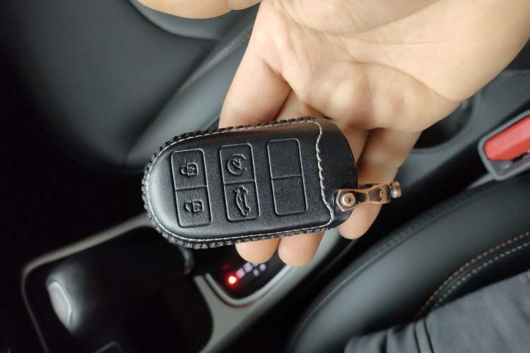 Used  Compass 2019 200T Automatic Family Edition - Connected Large Screen Version
