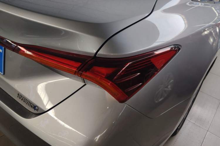 Used Toyota Avalon 2019 Dual-Engine 2.5L Luxury Edition China VI Standard
