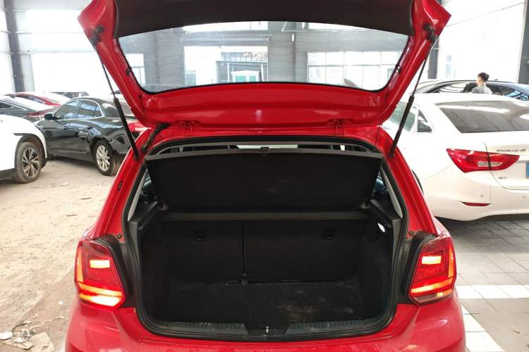 Used Volkswagen Polo 2016 1.6L Automatic Luxury Model