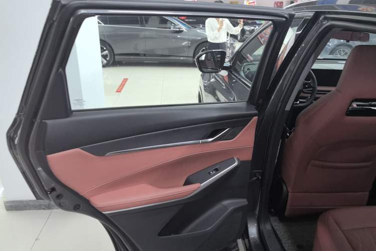 Used Changan CS75 PLUS 2024 3rd Generation Champion Edition 2.0T Intelligent Drive Performance Model
