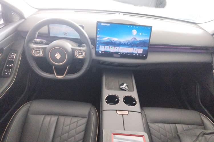 Used Baojun Enjoy 2025 Plug-in Hybrid 140km Luxury Edition
