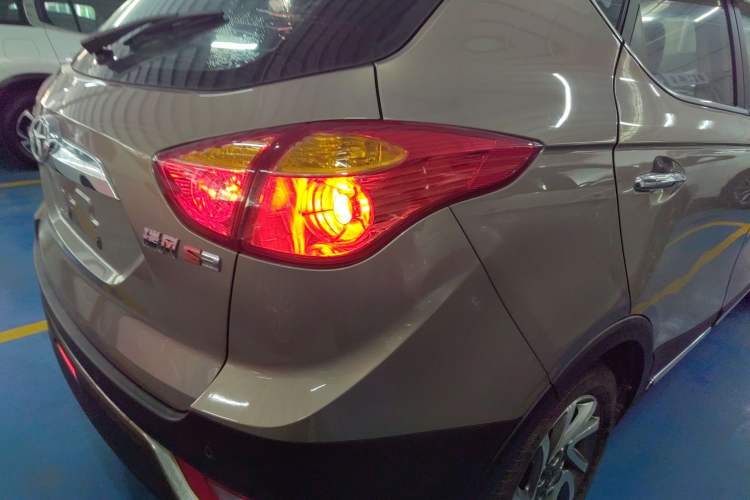 Used  Refine S3 2016 1.5L Manual Luxury Smart Version