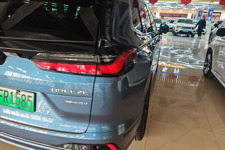 Used Honda Breeze 2023 eHEV Four-Wheel Drive Supreme Edition