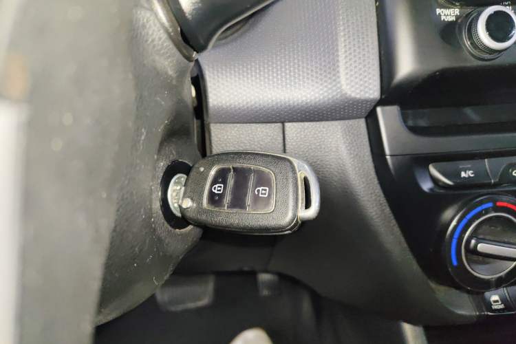 Used Hyundai Verna 2017 1.4L Automatic YueXiang Edition China V-standard
