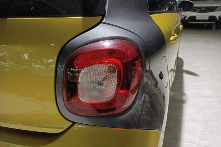 Used  forfour 2016 1.0L 52 kW Passion Edition
