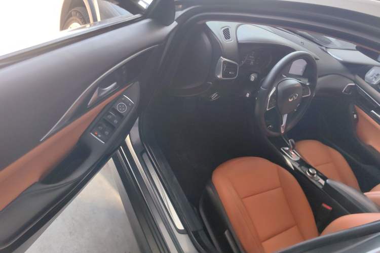 Used Infiniti QX30 2017 1.6T Two-Wheel-Drive Sport Edition
