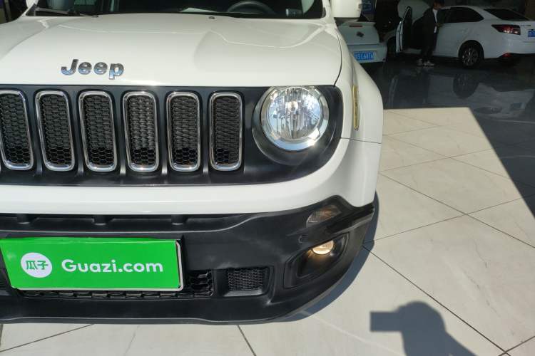Used  Renegade 2017 180T Automatic Kinetic Edition+