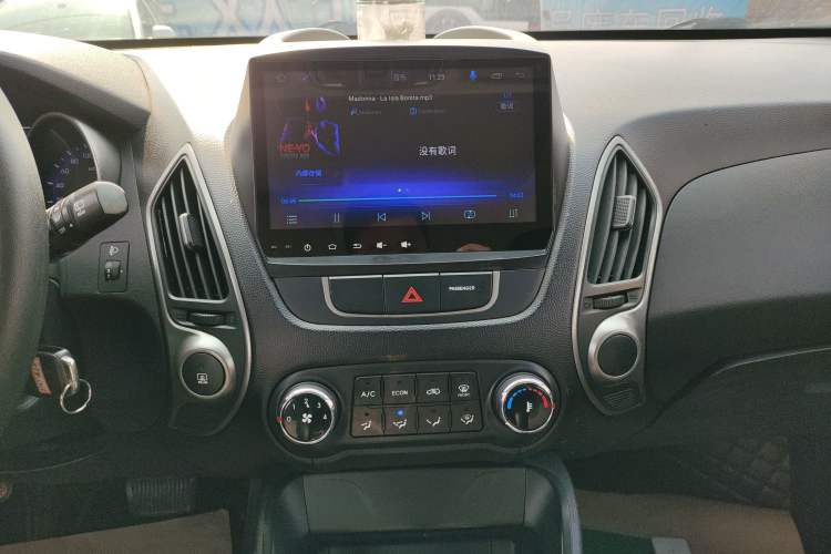 Used Hyundai ix35 2015 2.0L Automatic 2WD Comfort Edition China V Standard
