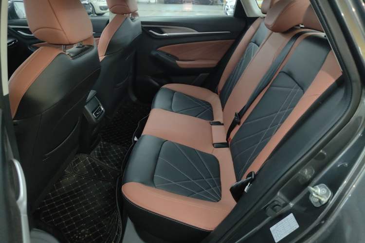 Used Changan Eado 2024 PLUS Blue Whale NE 1.4T GDI DCT High-Energy Edition
