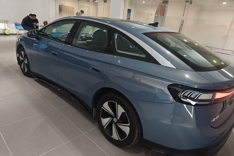 Used Volkswagen ID.7 VIZZION 2024 AIR model
