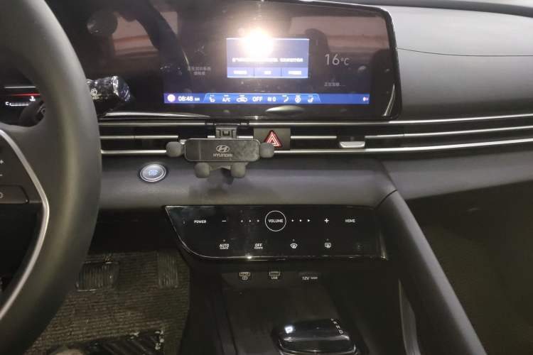 Used Hyundai Elantra 2021 1.5L CVT LUX Prestige Edition
