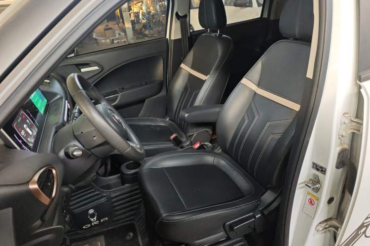 Used ORA White Cat 2022 Xiaoyue Mao Edition 360 km Luxury Model Lithium NMC
