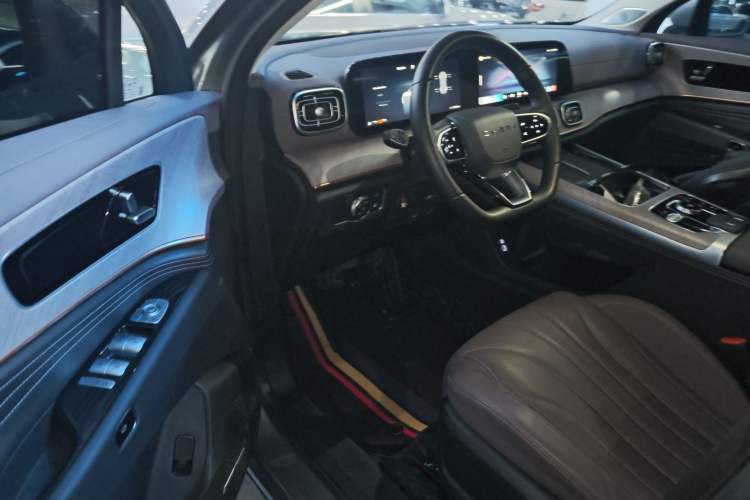 Used Chery Tiggo 9 C-DM 2025 1.5T 106KM Ultra-Comfort Edition 5 Seats Lithium-NMC
