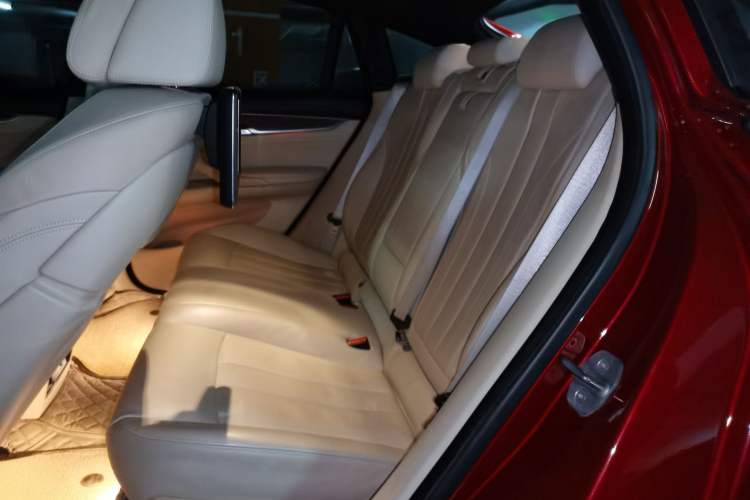 Used BMW X6 2015 xDrive50i M Sport model
