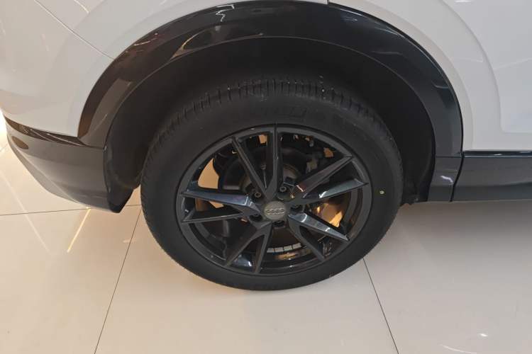 Used Audi Q2L 2021 35 TFSI Progressive Dynamic Edition
