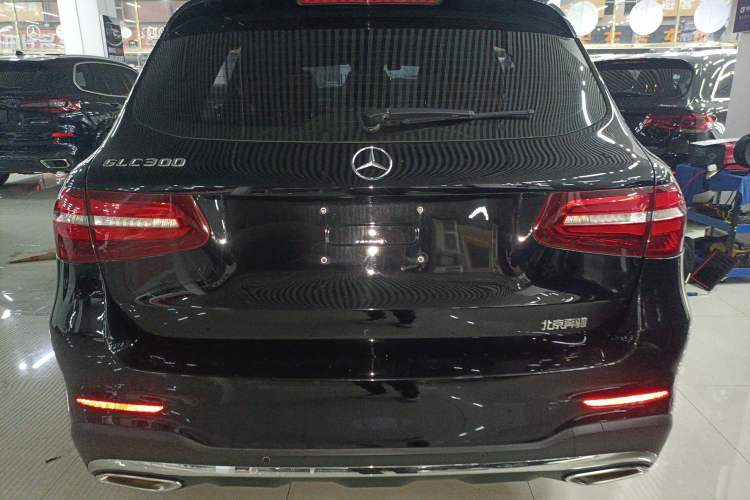 Used Mercedes-Benz GLC 2018 Facelift GLC 260 4MATIC Luxury Edition
