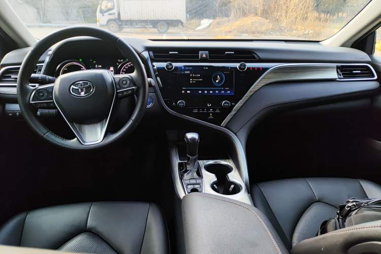 Used Toyota Camry 2019 Dual-Engine 2.5 HG Luxury Edition China VI Standard
