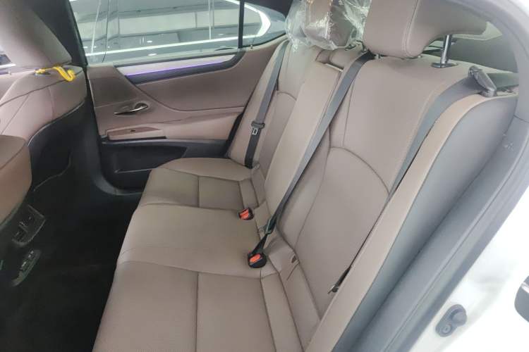 Used Lexus ES 2025 200 Premium Edition
