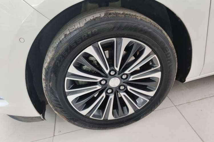 Used Buick GL8 2021 ES Landtrek 653T Smart Luxury Model
