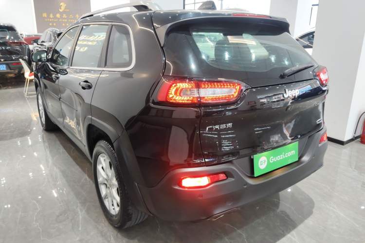 Used  Cherokee 2017 2.0L Superior Edition
