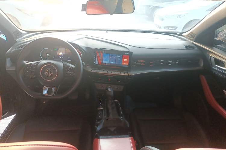 Used MG 5 2022 180 DVVT CVT Youth Luxury Edition
