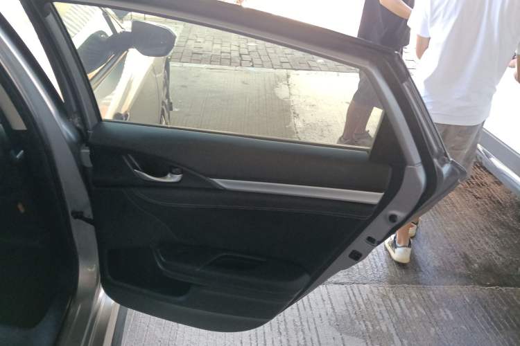 Used Honda Civic 2016 220TURBO CVT Luxury Edition
