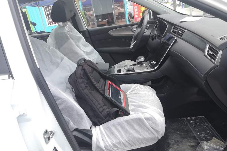 Used Roewe RX5 2023 PLUS 330TGI Automatic Trendsetting Smart Edition
