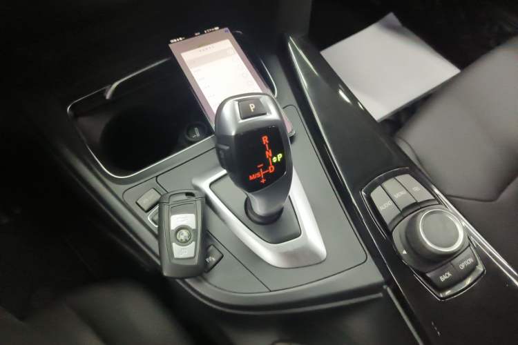 Used BMW 3 Series 2017 318i Fashion Model
