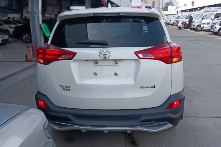 Used Toyota RAV4 2015 2.0L CVT Two-Wheel Drive Fashion Edition