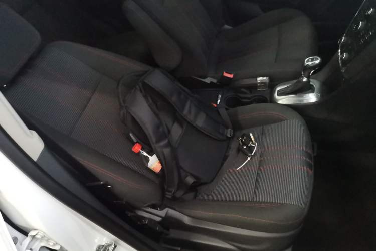 Used Buick Encore 2015 1.4T Automatic Two-Wheel Drive Urban Elite Version
