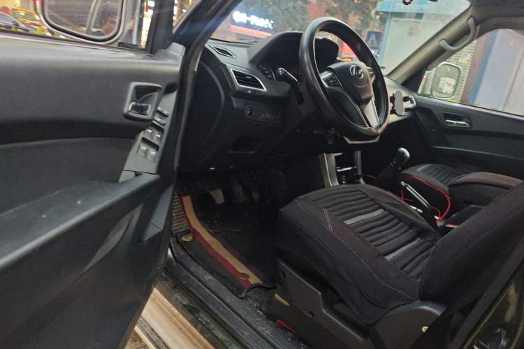 Used Leopaard Q6 2015 2.4L Manual 4x4 Excellence Edition
