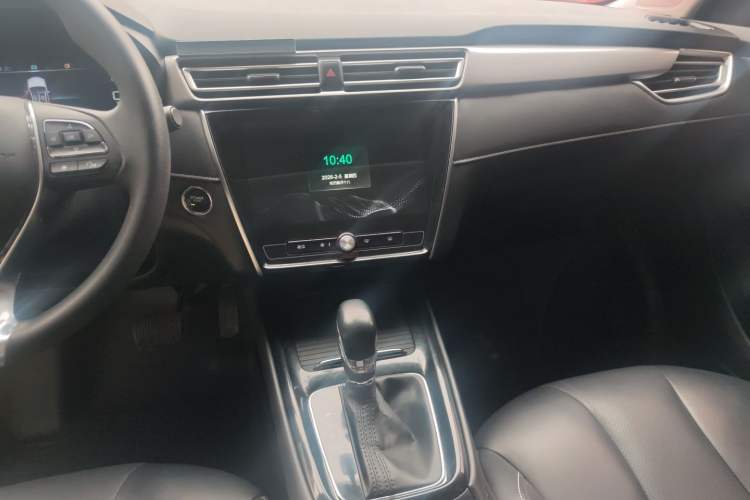 Used Roewe i5 2020 1.5L Automatic 4G Connect Luxury Flagship Edition
