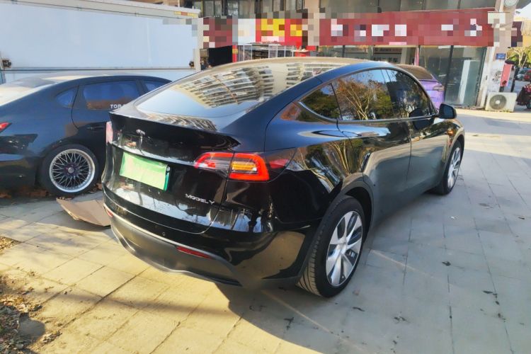 Used Tesla Model Y 2022 Long-Range All-Wheel-Drive Version
