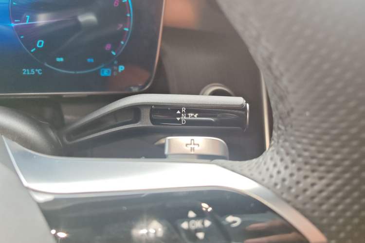 Used Mercedes-Benz GLC 2024 Facelifted GLC 260 L 4MATIC Luxury Version 5 Seats
